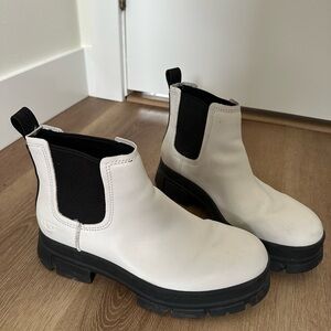UGG White and Black Chelsea Boots